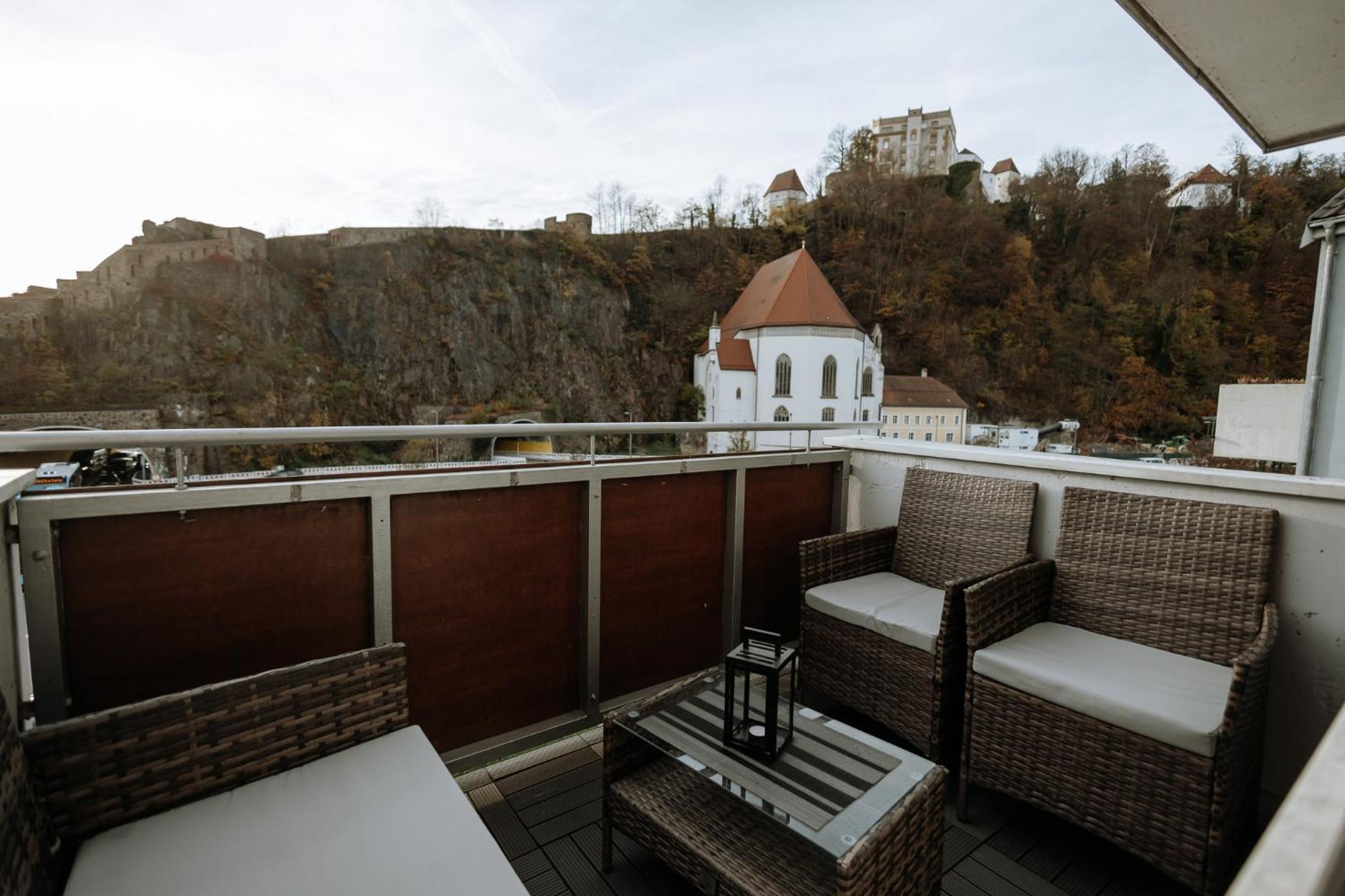 Stilvolles Appartement Mit Blick Auf Das Dreifluesse-Eck Passau Bagian luar foto